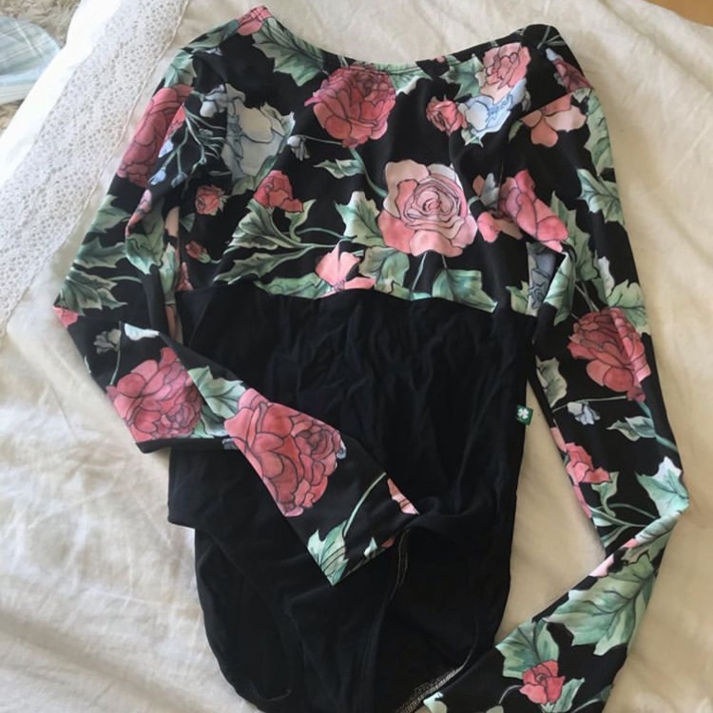 Lucky Leo roses leotard